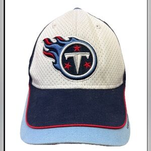 Vtg. Tennessee Titans Reebok NFL Equipment Sideline Hat Hook & Loop Closure EUC